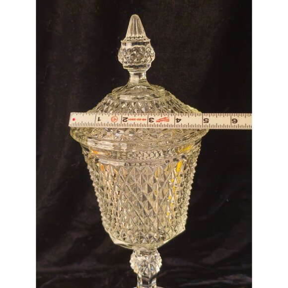 Vintage Diamond-Cut Clear Glass Pedestal Candy Dish With Lid - Elegant Decorativ - Picture 3 of 8